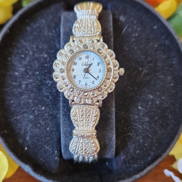 Armani Collezioni Accessories - Armani Collezio Quartz Silver tone watch.  WORKS GREAT....NO WEAR